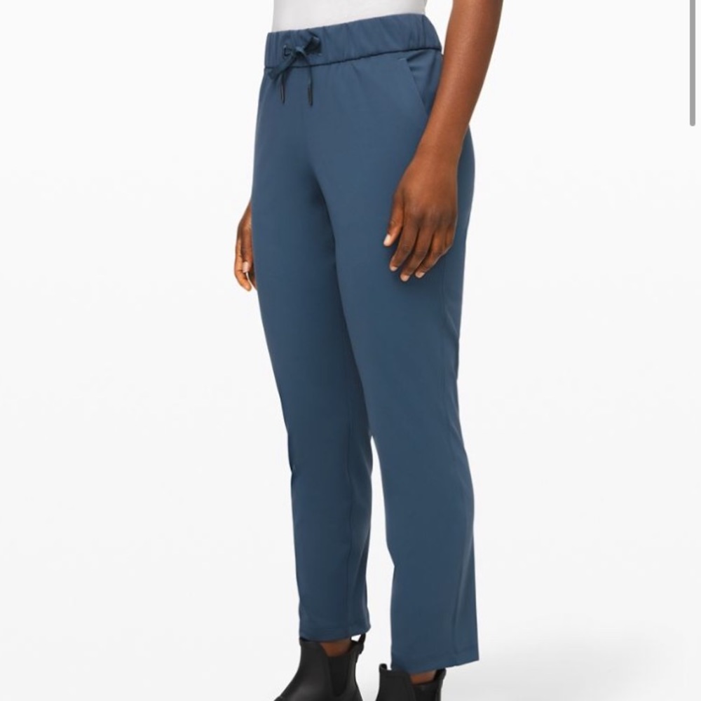 LULULEMON “on the fly” 7/8 pant - blue